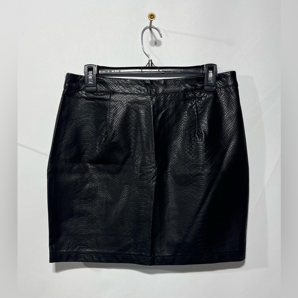 Stella Luce Black‎ Snakeskin Textured Mini Skirt Size Large